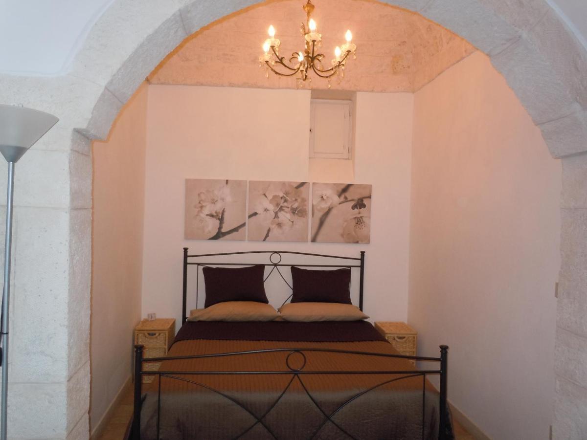 Casa Josephina - Three Level Stone Home With Balcony, 2 Roof Terraces & Sea Views Ostuni Eksteriør billede