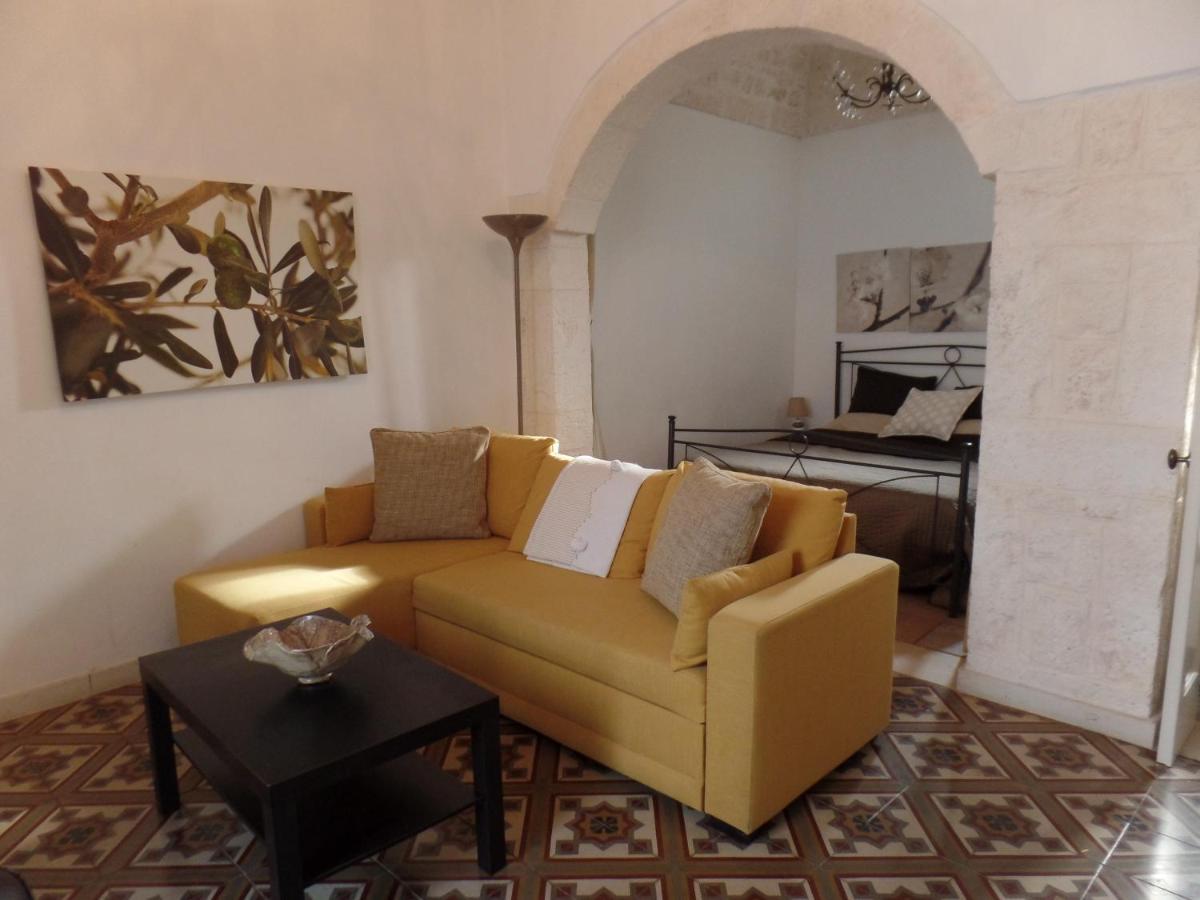 Casa Josephina - Three Level Stone Home With Balcony, 2 Roof Terraces & Sea Views Ostuni Eksteriør billede