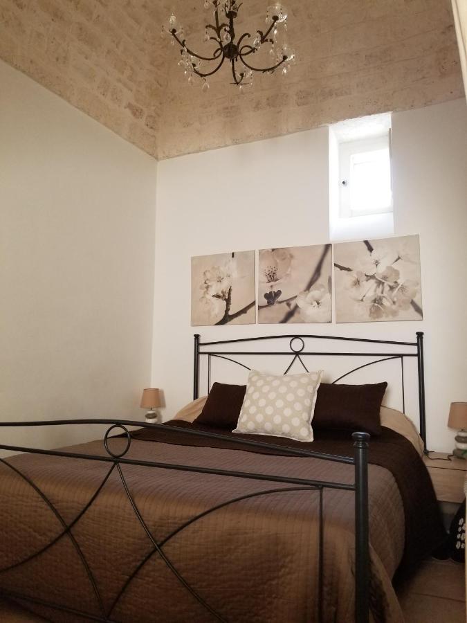 Casa Josephina - Three Level Stone Home With Balcony, 2 Roof Terraces & Sea Views Ostuni Eksteriør billede