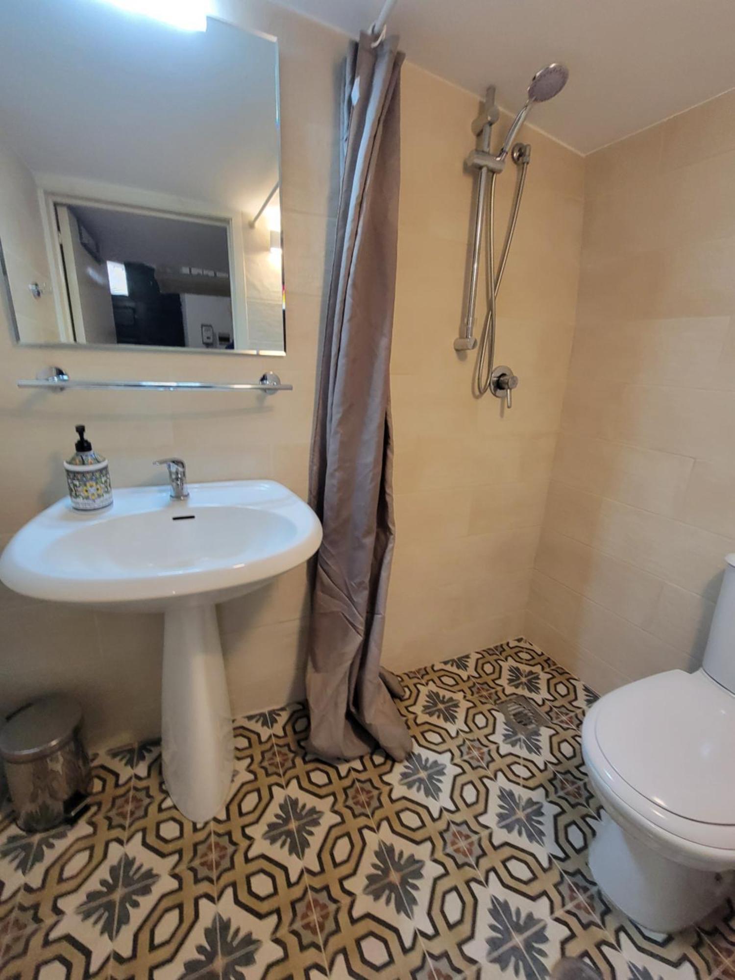Casa Josephina - Three Level Stone Home With Balcony, 2 Roof Terraces & Sea Views Ostuni Værelse billede